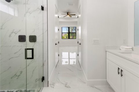 Купить виллу или дом в Кейп-Корал, Флорида 4 спальни, 171.13м2, № 2044797 - фото 15