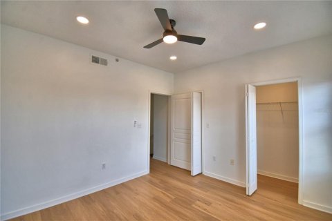 Condo in Kissimmee, Florida, 2 bedrooms  № 1635865 - photo 12