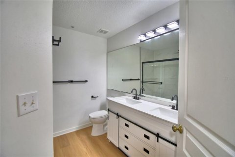 Condo in Kissimmee, Florida, 2 bedrooms  № 1635865 - photo 17
