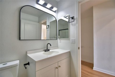 Condo in Kissimmee, Florida, 2 bedrooms  № 1635865 - photo 9