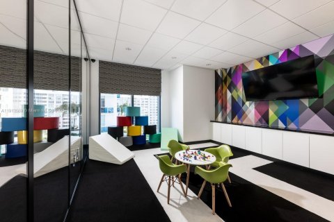 Condo in Miami, Florida, 3 bedrooms  № 1973632 - photo 27