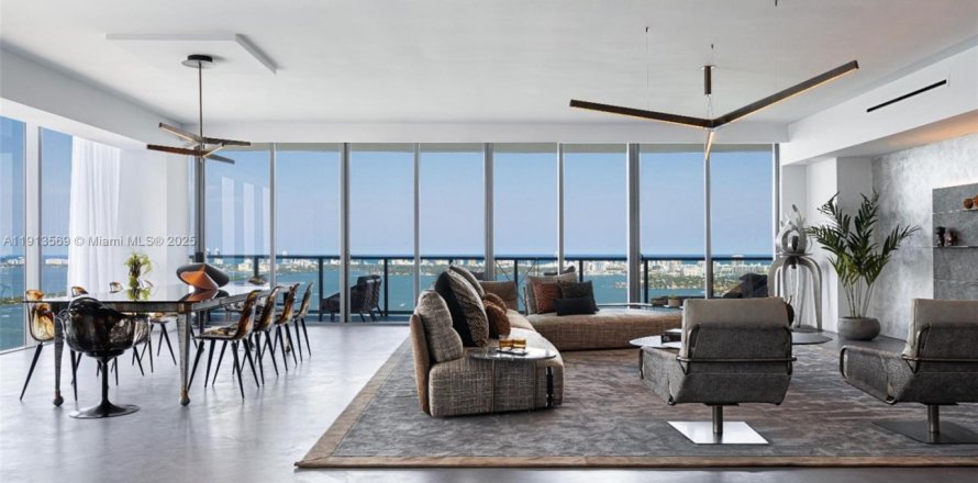 Condo in Miami, Florida, 3 bedrooms  № 1973632