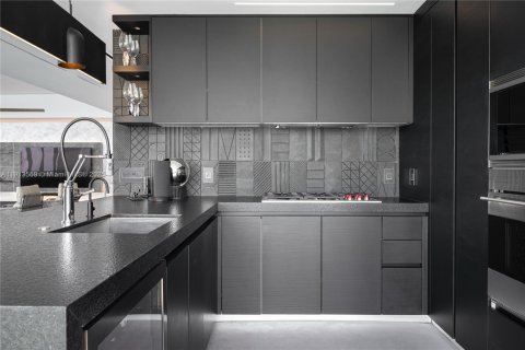 Condo in Miami, Florida, 3 bedrooms  № 1973632 - photo 9