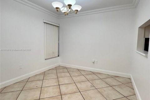 Copropriété à louer à Miami, Floride: 2 chambres, 108.23 m2 № 1968889 - photo 3