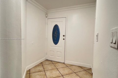 Copropriété à louer à Miami, Floride: 2 chambres, 108.23 m2 № 1968889 - photo 2