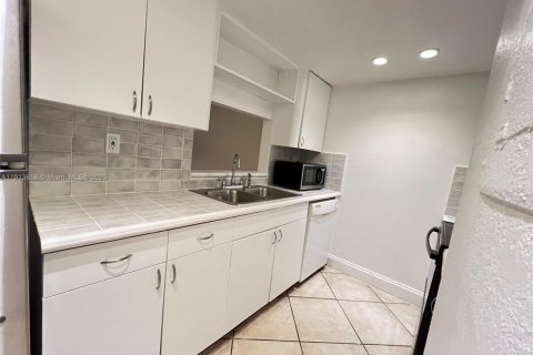 Copropriété à louer à Miami, Floride: 2 chambres, 108.23 m2 № 1968889 - photo 5