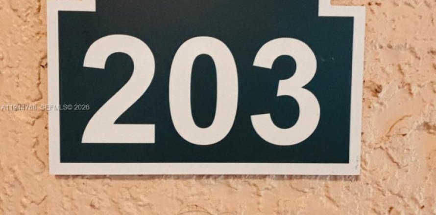 Кондоминиум с 1 спальней в Мирамар, Флорида № 2006772