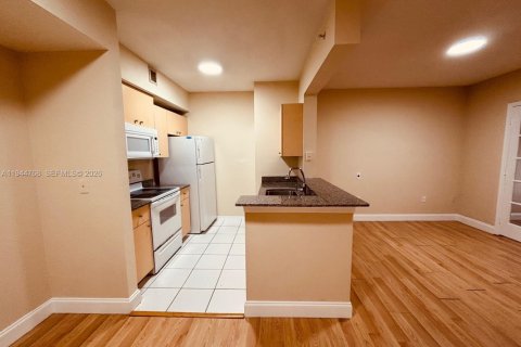 Снять в аренду кондоминиум в Мирамар, Флорида 1 спальня, 74.32м2, № 2006772 - фото 13