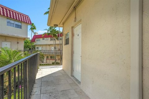 Condo in Pinecrest, Florida, 3 bedrooms  № 2069532 - photo 2