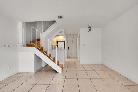 Condo in Pinecrest, Florida, 3 bedrooms  № 2069532 - photo 13