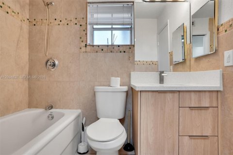 Condo in Pinecrest, Florida, 3 bedrooms  № 2069532 - photo 26