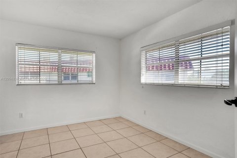 Condo in Pinecrest, Florida, 3 bedrooms  № 2069532 - photo 17