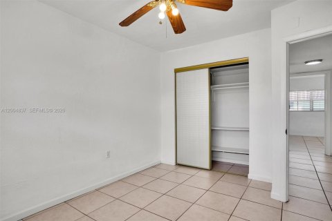 Condo in Pinecrest, Florida, 3 bedrooms  № 2069532 - photo 25