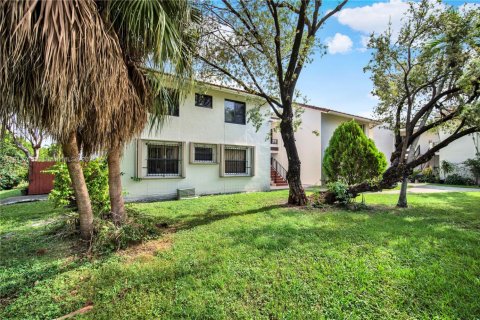 Купить кондоминиум в Майами, Флорида 3 спальни, 112.88м2, № 1968479 - фото 2