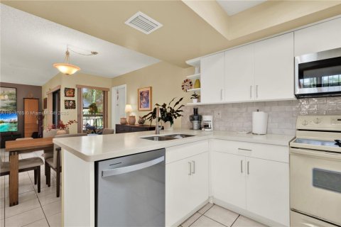 Купить кондоминиум в Майами, Флорида 3 спальни, 112.88м2, № 1968479 - фото 19