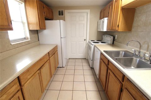 Villa ou maison à louer à Bradenton, Floride: 4 chambres, 115.76 m2 № 2399418 - photo 5