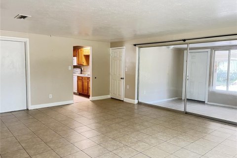 Villa ou maison à louer à Bradenton, Floride: 4 chambres, 115.76 m2 № 2399418 - photo 2