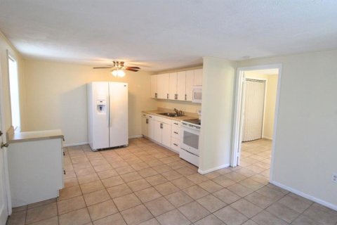 Apartamento en alquiler en Englewood, Florida, 1 dormitorio, 60.39 m2 № 1872913 - foto 3