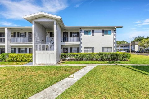 Condominio en venta en Bradenton, Florida, 1 dormitorio, 61.32 m2 № 2148592 - foto 2