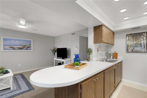 Condominio en venta en Bradenton, Florida, 1 dormitorio, 61.32 m2 № 2148592 - foto 11