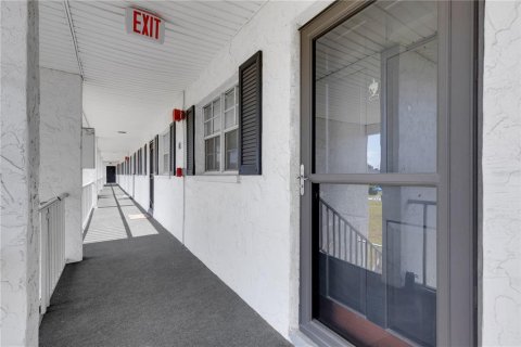 Condominio en venta en Bradenton, Florida, 1 dormitorio, 61.32 m2 № 2148592 - foto 3