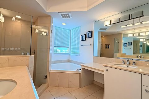 Condominio en alquiler en Aventura, Florida, 2 dormitorios, 143.44 m2 № 2086163 - foto 12