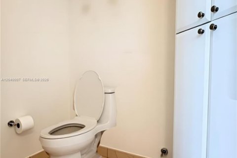 Condominio en alquiler en Aventura, Florida, 2 dormitorios, 143.44 m2 № 2086163 - foto 14
