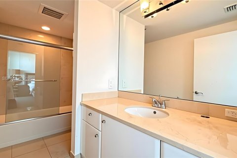 Condominio en alquiler en Aventura, Florida, 2 dormitorios, 143.44 m2 № 2086163 - foto 16