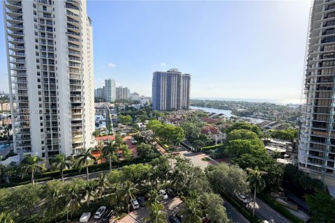 Condominio en alquiler en Aventura, Florida, 2 dormitorios, 143.44 m2 № 2086163 - foto 8