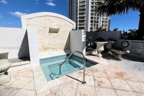Condominio en alquiler en Aventura, Florida, 2 dormitorios, 143.44 m2 № 2086163 - foto 22