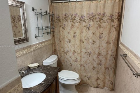 Снять в аренду кондоминиум в Майами, Флорида 2 спальни, 84.73м2, № 1987902 - фото 4