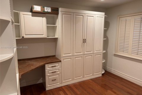 Снять в аренду кондоминиум в Майами, Флорида 2 спальни, 84.73м2, № 1987902 - фото 5