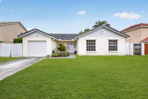House in Boynton Beach, Florida 3 bedrooms, 133.04 sq.m. № 2190195