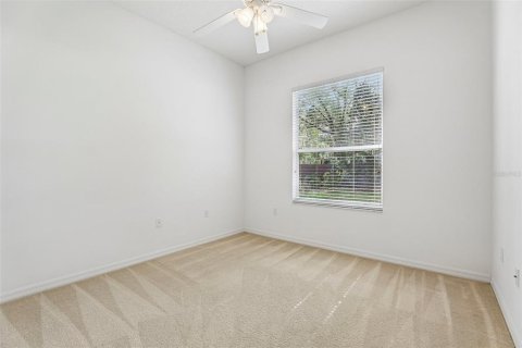 House in Sorrento, Florida 4 bedrooms, 189.99 sq.m. № 2211902 - photo 26