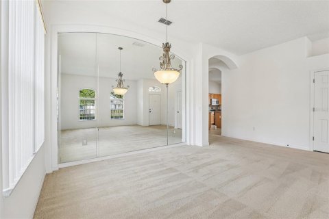House in Sorrento, Florida 4 bedrooms, 189.99 sq.m. № 2211902 - photo 17