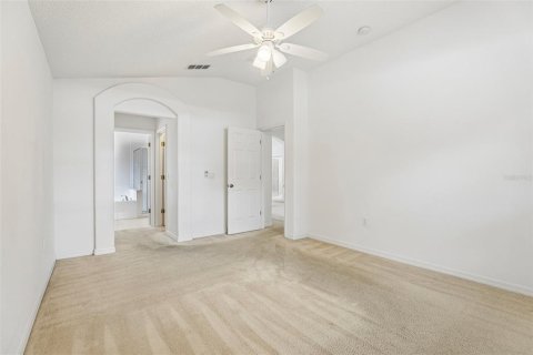 House in Sorrento, Florida 4 bedrooms, 189.99 sq.m. № 2211902 - photo 21