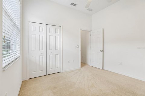 House in Sorrento, Florida 4 bedrooms, 189.99 sq.m. № 2211902 - photo 29