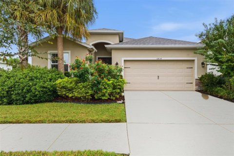 House in Apollo Beach, Florida 4 bedrooms, 184.32 sq.m. № 2412715