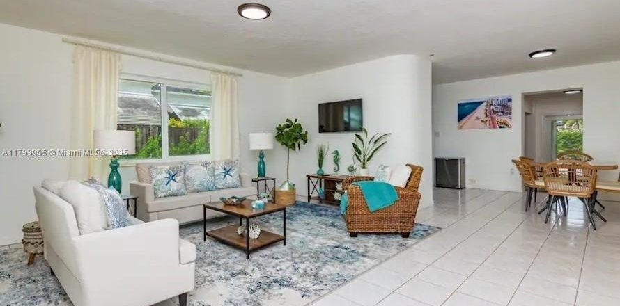 Villa ou maison à Hollywood, Floride 3 chambres, 125.51 m2 № 1862548