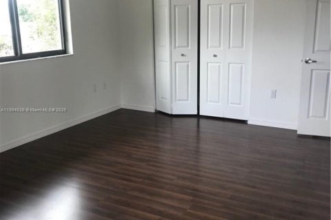 Adosado en alquiler en Davie, Florida, 4 dormitorios, 185.06 m2 № 1947079 - foto 5