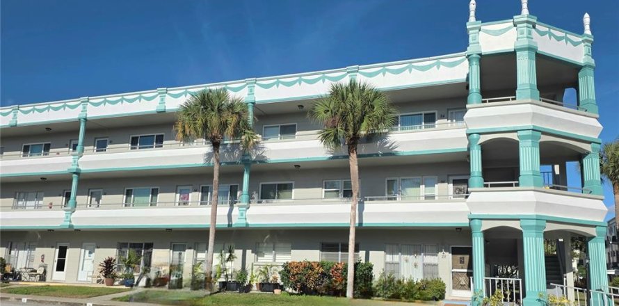 Condominio en Clearwater, Florida, 2 dormitorios № 2116728