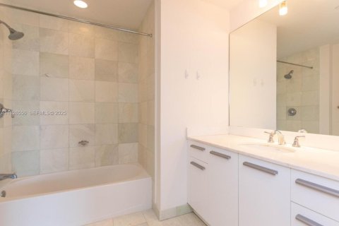 Купить кондоминиум в Майами, Флорида 1 спальня, 96.62м2, № 1988699 - фото 18