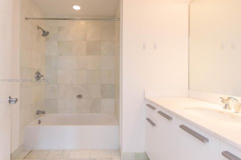 Купить кондоминиум в Майами, Флорида 1 спальня, 96.62м2, № 1988699 - фото 19