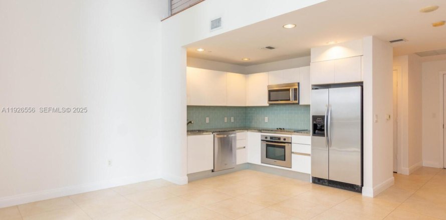 Кондоминиум с 1 спальней в Майами, Флорида № 1988699