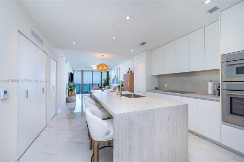 Купить кондоминиум в Майами, Флорида 2 спальни, 143.53м2, № 2031074 - фото 8