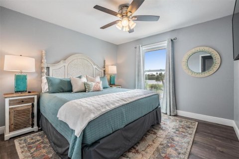 House in Indian Rocks Beach, Florida 5 bedrooms, 304.81 sq.m. № 1543844 - photo 8