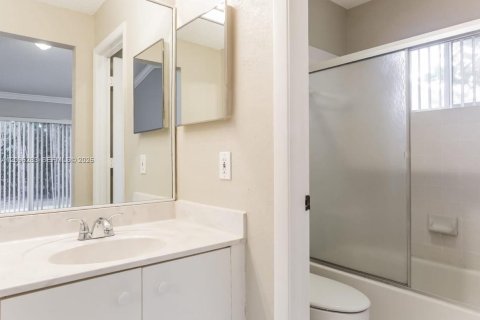 House in Weston, Florida 3 bedrooms № 2387959 - photo 8
