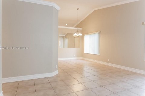 House in Weston, Florida 3 bedrooms № 2387959 - photo 4