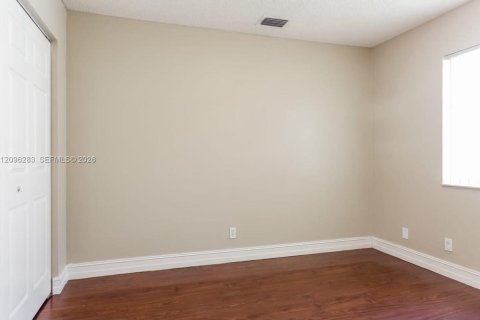 House in Weston, Florida 3 bedrooms № 2387959 - photo 5
