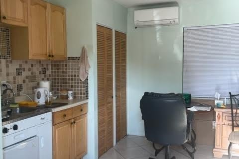 House in Pompano Beach, Florida 2 bedrooms, 193.61 sq.m. № 1142641 - photo 1